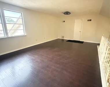 12335 W Village Drive - Photo Thumbnail 37