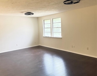 12335 W Village Drive - Photo Thumbnail 38