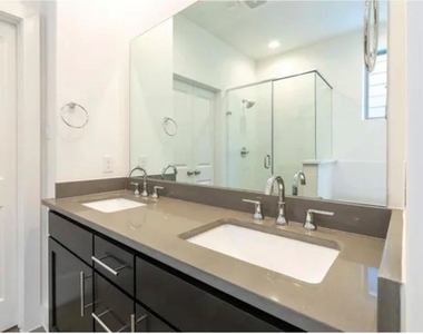 2208 Mcgowen Street - Photo Thumbnail 13
