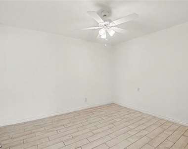 20 Estate Drive - Photo Thumbnail 12