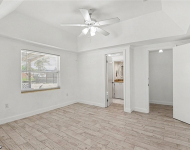 20 Estate Drive - Photo Thumbnail 8