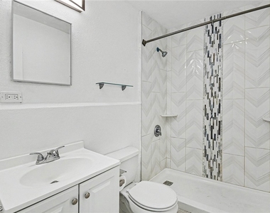 20 Estate Drive - Photo Thumbnail 11