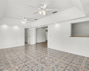 20 Estate Drive - Photo Thumbnail 4