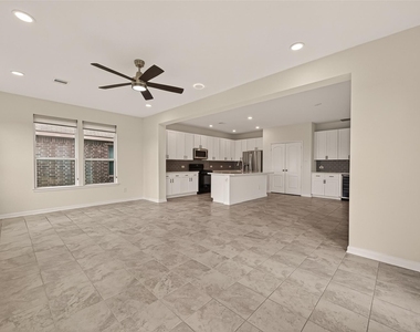 25526 Reign Wayman Court - Photo Thumbnail 8