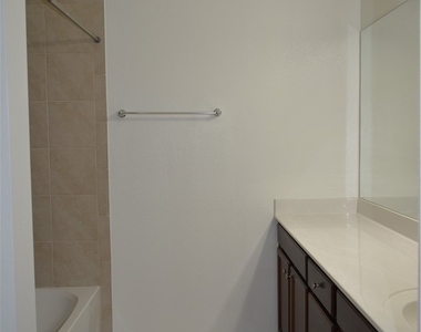 14707 Summer Rose Way - Photo Thumbnail 15