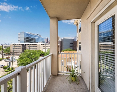 2203 Dorrington Street - Photo Thumbnail 3