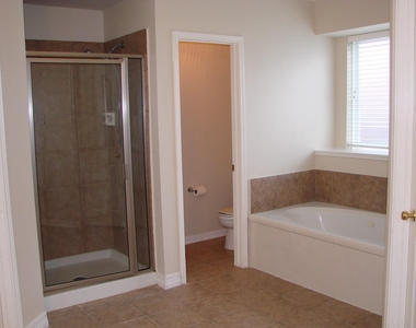 4714 Autumn Orchard Lane - Photo Thumbnail 15