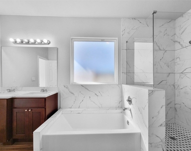 8135 Chateau Street - Photo Thumbnail 6