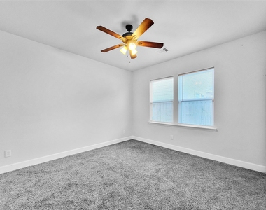 8135 Chateau Street - Photo Thumbnail 8