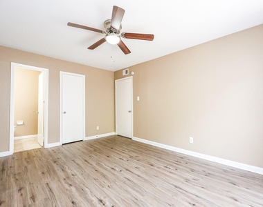 8941 Gaylord Street - Photo Thumbnail 12