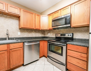 8941 Gaylord Street - Photo Thumbnail 6