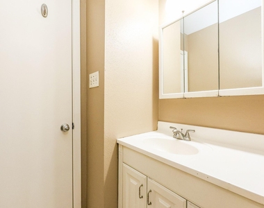 8941 Gaylord Street - Photo Thumbnail 10