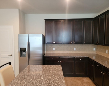 20135 Linden Spruce Lane - Photo Thumbnail 6
