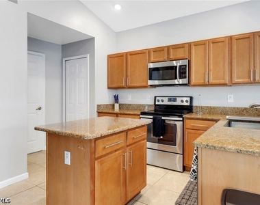 6773 Southern Oak Court - Photo Thumbnail 12