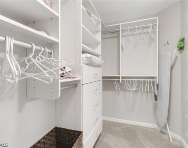 6773 Southern Oak Court - Photo Thumbnail 18