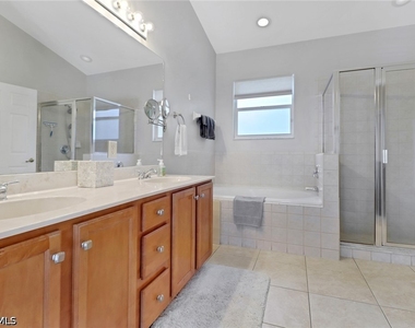 6773 Southern Oak Court - Photo Thumbnail 19