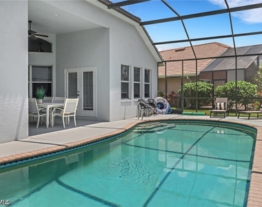 6773 Southern Oak Court - Photo Thumbnail 3