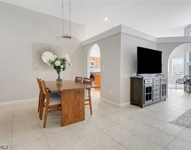 6773 Southern Oak Court - Photo Thumbnail 9