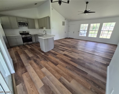 3330 12th Avenue Se - Photo Thumbnail 3