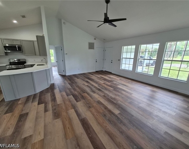 3330 12th Avenue Se - Photo Thumbnail 6