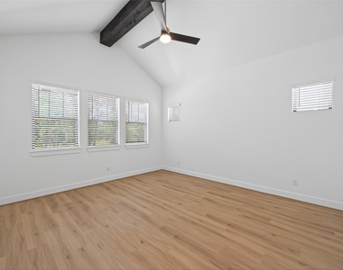 7802 Longhorn Ballroom - Photo Thumbnail 23