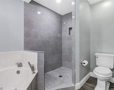410 Bayfront Place - Photo Thumbnail 16