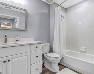 410 Bayfront Place - Photo Thumbnail 18