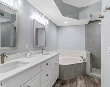 410 Bayfront Place - Photo Thumbnail 15