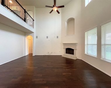 5366 Blue Mountain Lane - Photo Thumbnail 12