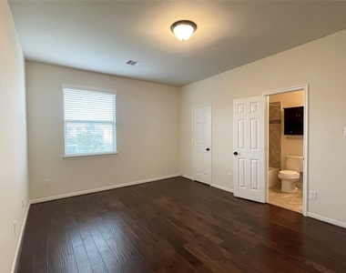 5366 Blue Mountain Lane - Photo Thumbnail 32