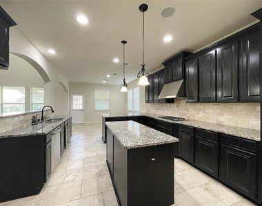 5366 Blue Mountain Lane - Photo Thumbnail 7