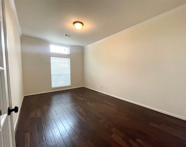5366 Blue Mountain Lane - Photo Thumbnail 5