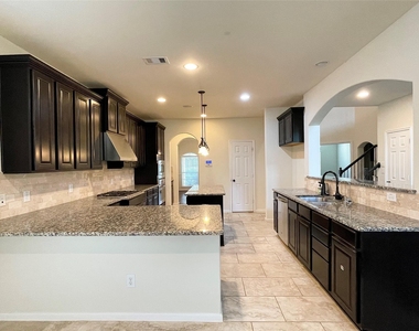 5366 Blue Mountain Lane - Photo Thumbnail 9