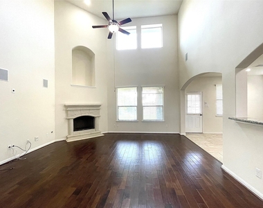 5366 Blue Mountain Lane - Photo Thumbnail 11