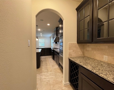 5366 Blue Mountain Lane - Photo Thumbnail 6