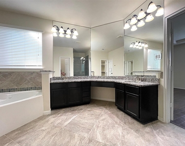5366 Blue Mountain Lane - Photo Thumbnail 18