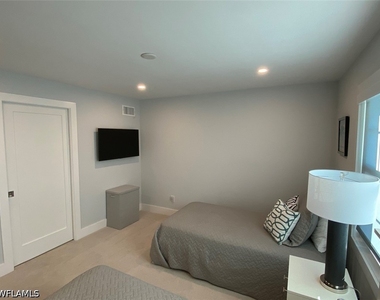 1222 Gordon Drive - Photo Thumbnail 16