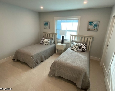 1222 Gordon Drive - Photo Thumbnail 21