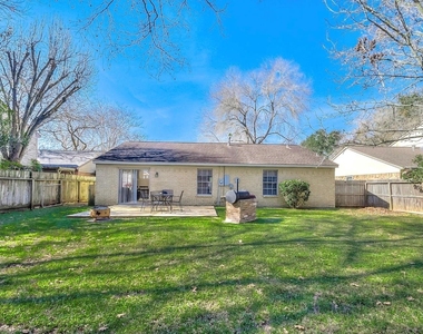 1318 Sand Stone Drive - Photo Thumbnail 21