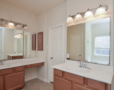 5218 Lacey Oak Meadow - Photo Thumbnail 21