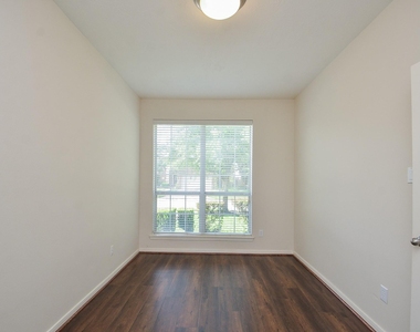 5218 Lacey Oak Meadow - Photo Thumbnail 8