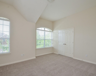 5218 Lacey Oak Meadow - Photo Thumbnail 31