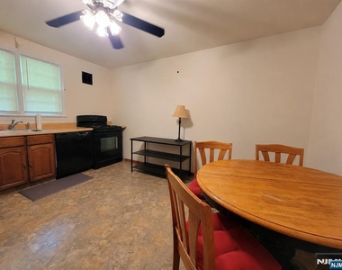 33 N Maple - Photo Thumbnail 14
