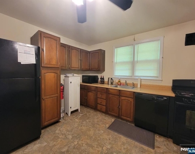 33 N Maple - Photo Thumbnail 12