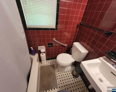 33 N Maple - Photo Thumbnail 7