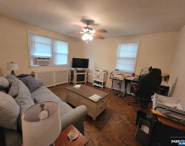 33 N Maple - Photo Thumbnail 3