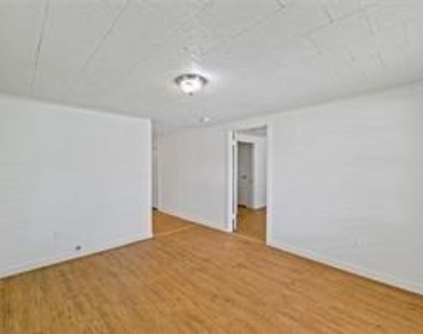 6201 Park Avenue - Photo Thumbnail 2