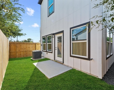 7704 Sealey Street - Photo Thumbnail 18