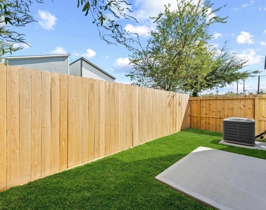 7704 Sealey Street - Photo Thumbnail 17