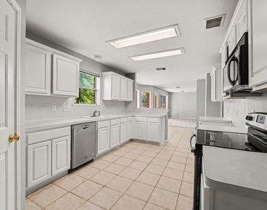 5402 Timbers Quail Drive - Photo Thumbnail 8